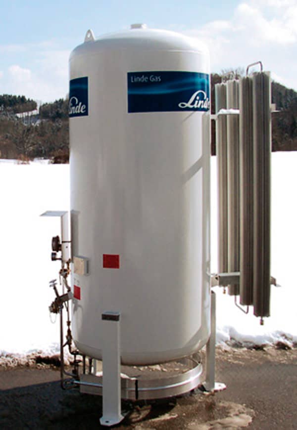 Vacuum Insulation of liquid gas tanks